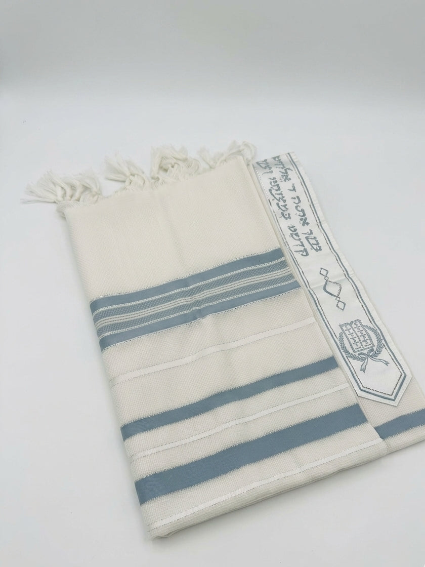 טלית מונעת החלקה תכלת
